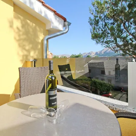 In Mit Eigenem Balkon By Interhome Apartman Baška