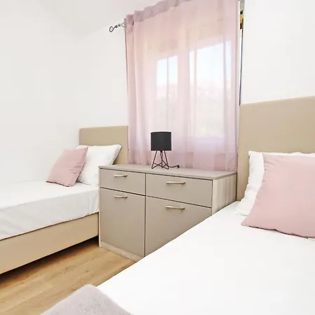 아파트 In Mit Eigenem Balkon By Interhome *