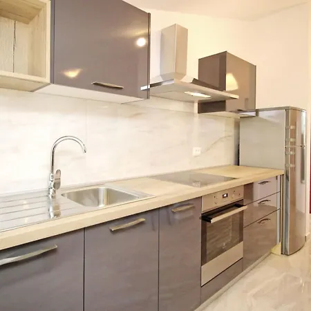 아파트 In Mit Eigenem Balkon By Interhome