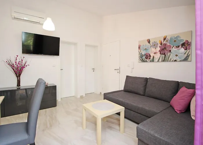 In Mit Eigenem Balkon By Interhome Apartman Baška