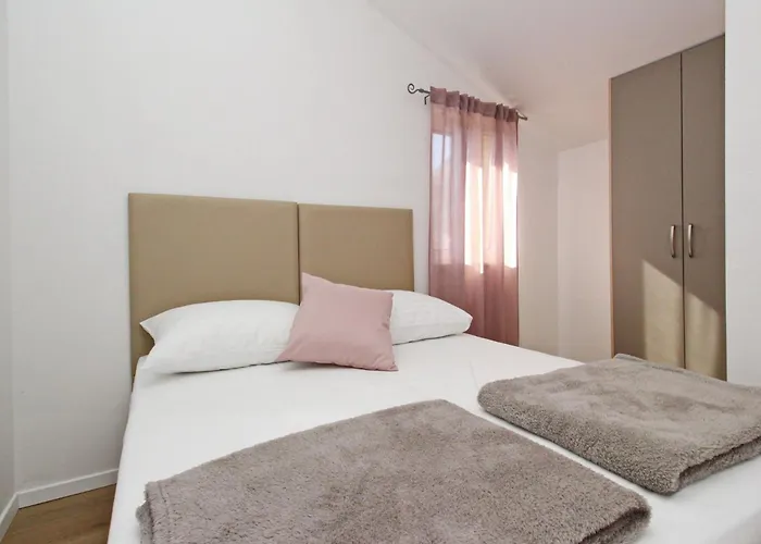 In Mit Eigenem Balkon By Interhome Apartman *