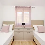 In Mit Eigenem Balkon By Interhome Appartement Baška