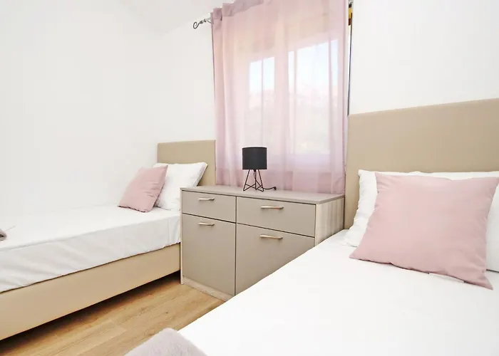 Apartmán In Mit Eigenem Balkon By Interhome *