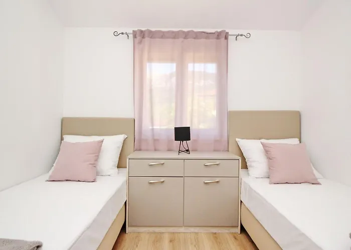 In Mit Eigenem Balkon By Interhome Apartmán Baška