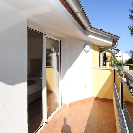 In Mit Eigenem Balkon By Interhome *