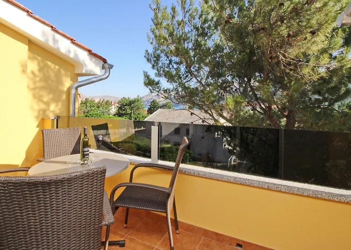 In Mit Eigenem Balkon By Interhome